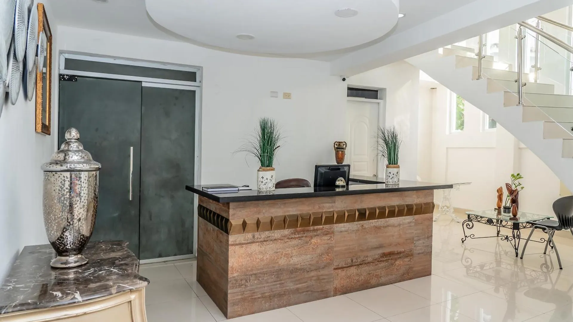 Hotel Cataleya بافارو